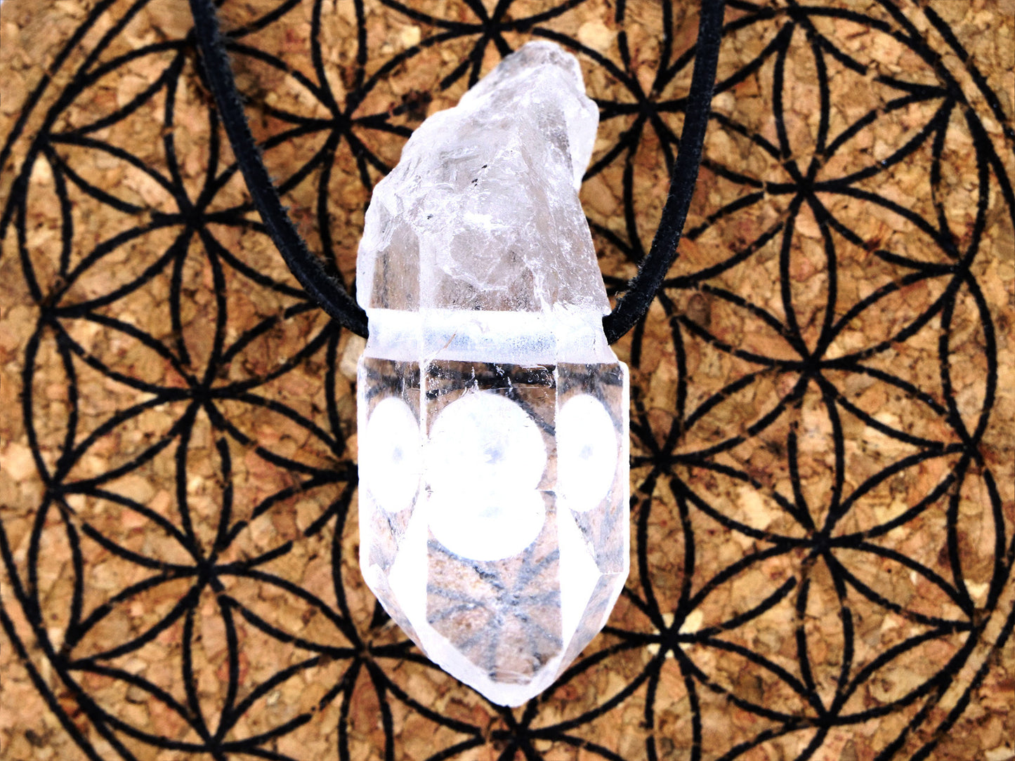 Pointe de cristal de roche (quartz) - Pendentif pierre percée