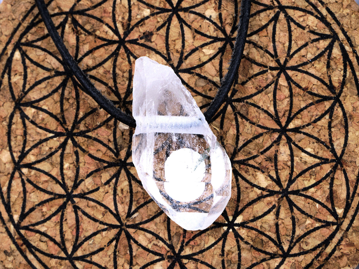 Pointe de cristal de roche (quartz) - Pendentif pierre percée