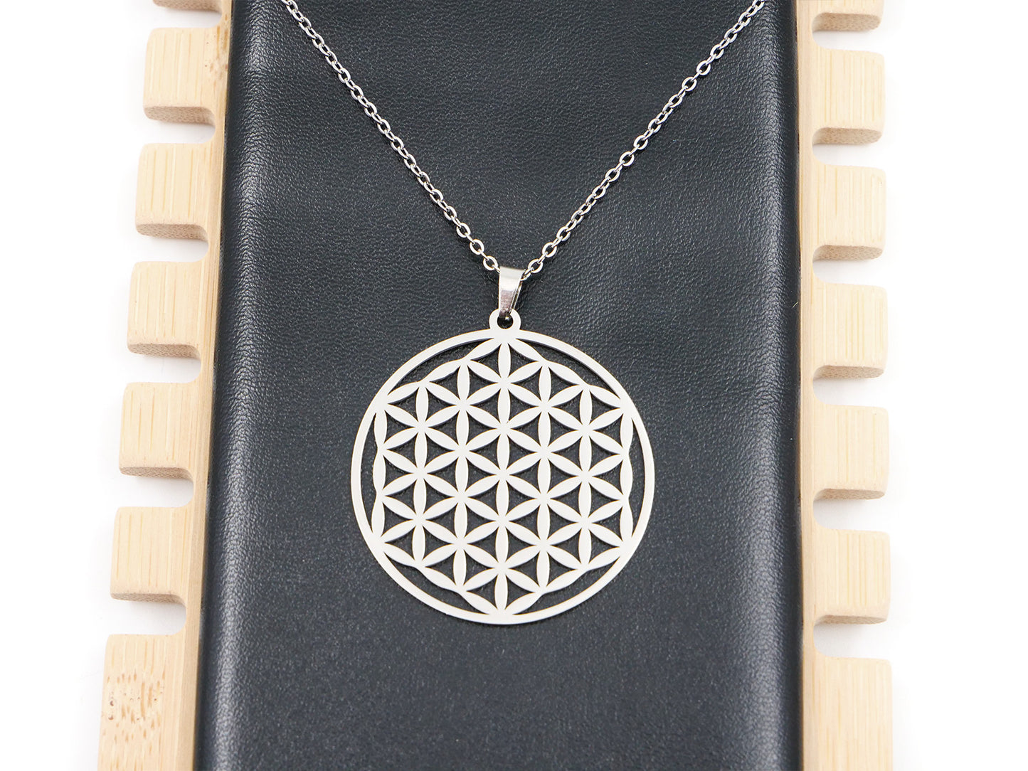 Pendentif fleur de vie avec chaînette en acier - Argenté