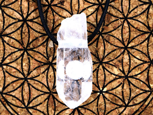 Pointe de cristal de roche (quartz) - Pendentif pierre percée